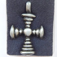 Amulet - Súmerský kríž striebornej farby