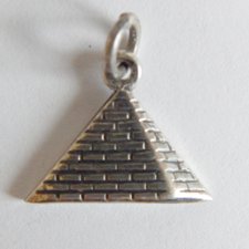 Prívesok - Pyramida
