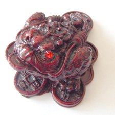 Soška - Žaba na minciach červená