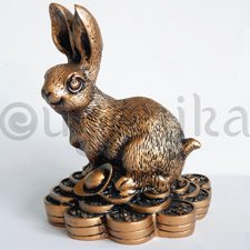 Soška - Zajac na minciach/ zlatý, veľký